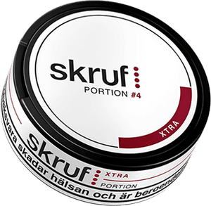 Skruf Xtra Stark Portion is a snus with a clean and mild tobacco taste and notes of bergamot and rose oil. The portion bags are gently moistened afterwards to give a longer lasting taste experience.